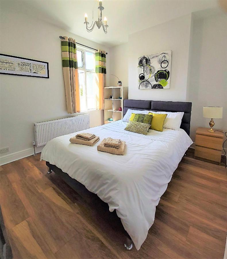 Apartament Beautifully Renovated 2 Bed Flat - Close To Beach Southend-on-Sea Zewnętrze zdjęcie